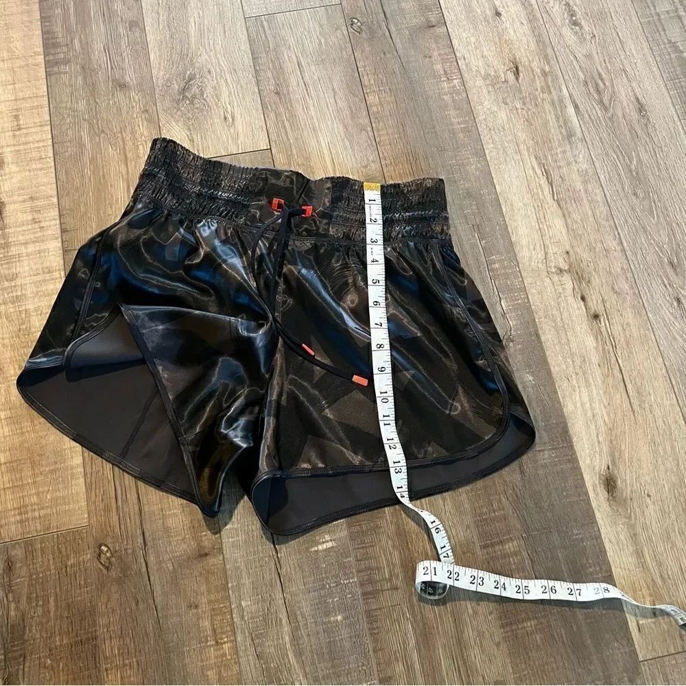 Athleta Tenacity 5" Shorts, size S - Picture 8 of 9